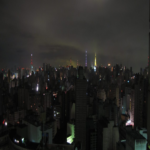 El ciclón en São Paulo provoca interrupciones en el suministro eléctrico en diversas zonas y afecta los servicios de telecomunicaciones.