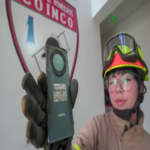 El teléfono móvil de una bombera permanece extraviado durante varias horas en un incendio y continúa recibiendo notificaciones de WhatsApp.