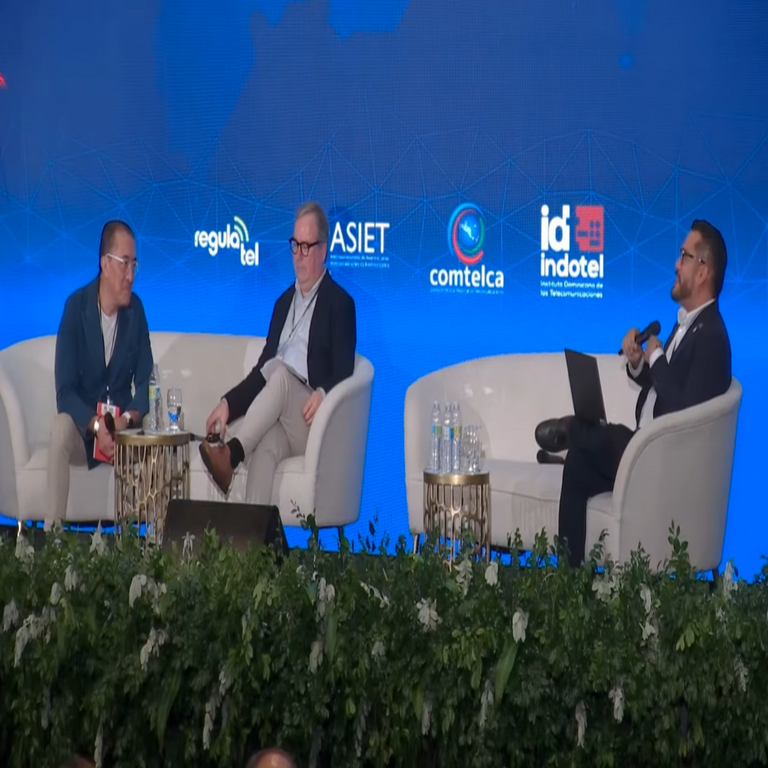 Europa y América mantienen un diálogo sobre la regulación de las telecomunicaciones, en el que pugnan por modificaciones y la inclusión de un mayor número de actores.