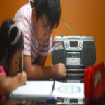 En Perú, el MTC destaca que más de 2500 radios y canales educativos expanden el acceso a contenidos formativos en todo el territorio nacional. En Perú, el MTC destaca que más de 2500 radios y canales educativos expanden el acceso a contenidos formativos en todo el territorio nacional.