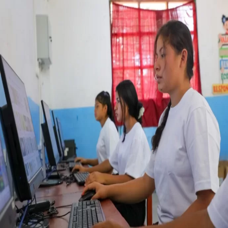 El Osiptel disminuye las tarifas máximas de Internet para entidades públicas en Perú.