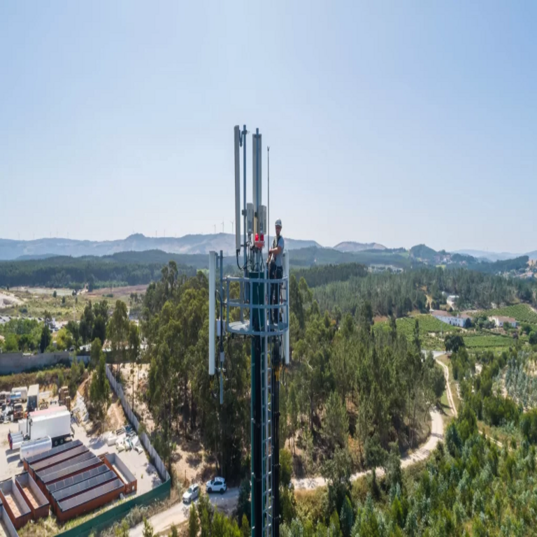 En Portugal, el número de estaciones 5G asciende a 14.890, lo que supone un incremento del 40,6% en comparación con el período homólogo del año anterior. En Portugal, el número de estaciones 5G asciende a 14.890, lo que supone un incremento del 40,6% en comparación con el período homólogo del año anterior.