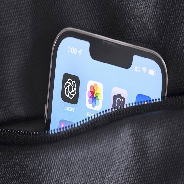 Una conocida extensión para el navegador Chrome, con millones de instalaciones, monitorea exhaustivamente todas las interacciones del usuario en ChatGPT con el propósito de realizar vigilancia no autorizada. Una conocida extensión para el navegador Chrome, con millones de instalaciones, monitorea exhaustivamente todas las interacciones del usuario en ChatGPT con el propósito de realizar vigilancia no autorizada.