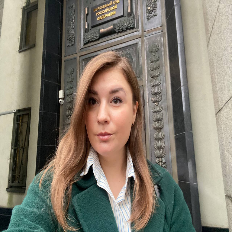 El Tribunal Supremo ha anulado íntegramente todas las resoluciones previas en el caso de Dolina: el apartamento permanece en posesión de la compradora. El Tribunal Supremo ha anulado íntegramente todas las resoluciones previas en el caso de Dolina: el apartamento permanece en posesión de la compradora.