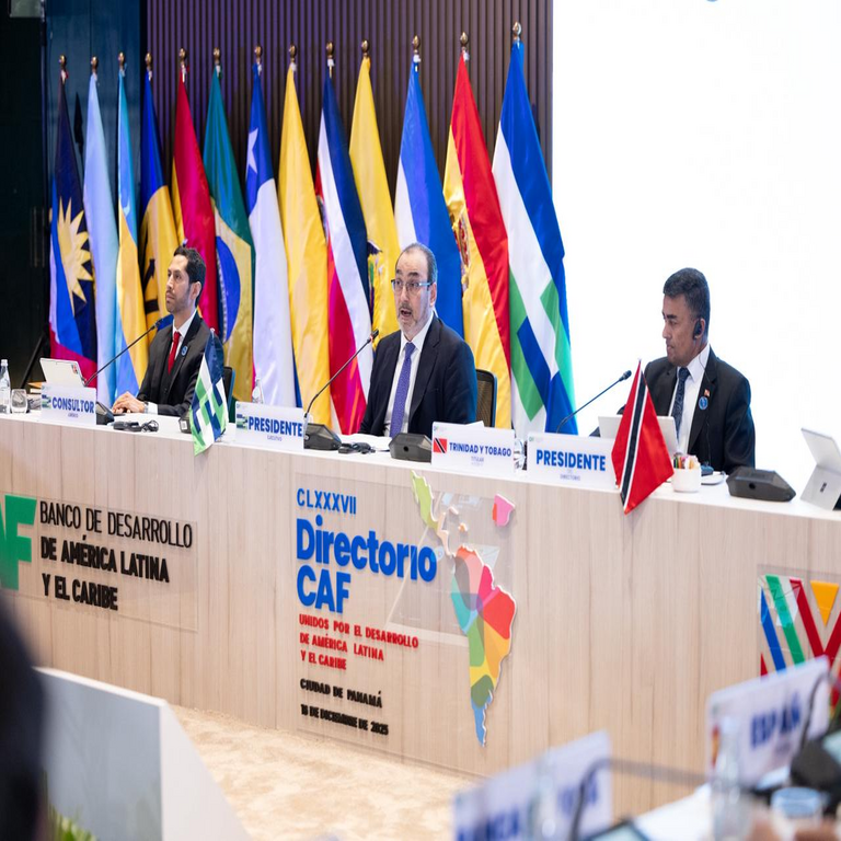 La CAF reelecta a Sergio Díaz-Granados en el puesto de presidente ejecutivo.