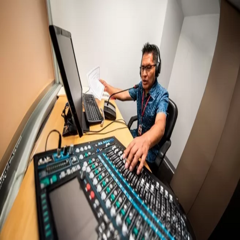 Chile: El Gobierno presenta un proyecto de ley para la creación de radios públicas nacionales y la ampliación del espectro radioeléctrico. Chile: El Gobierno presenta un proyecto de ley para la creación de radios públicas nacionales y la ampliación del espectro radioeléctrico.