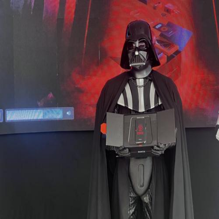 Guatemala: Claro lanza smartphone de edición limitada inspirado en Darth Vader. Guatemala: Claro lanza smartphone de edición limitada inspirado en Darth Vader.