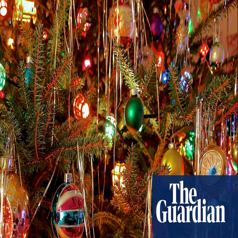 El adorno navideño y la película Mi pobre angelito regresan a la moda mientras TikTok busca consuelo en la Navidad de los 90 con #90sChristmas