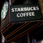 Starbucks designa a ejecutivo de Amazon como nuevo director de tecnología.