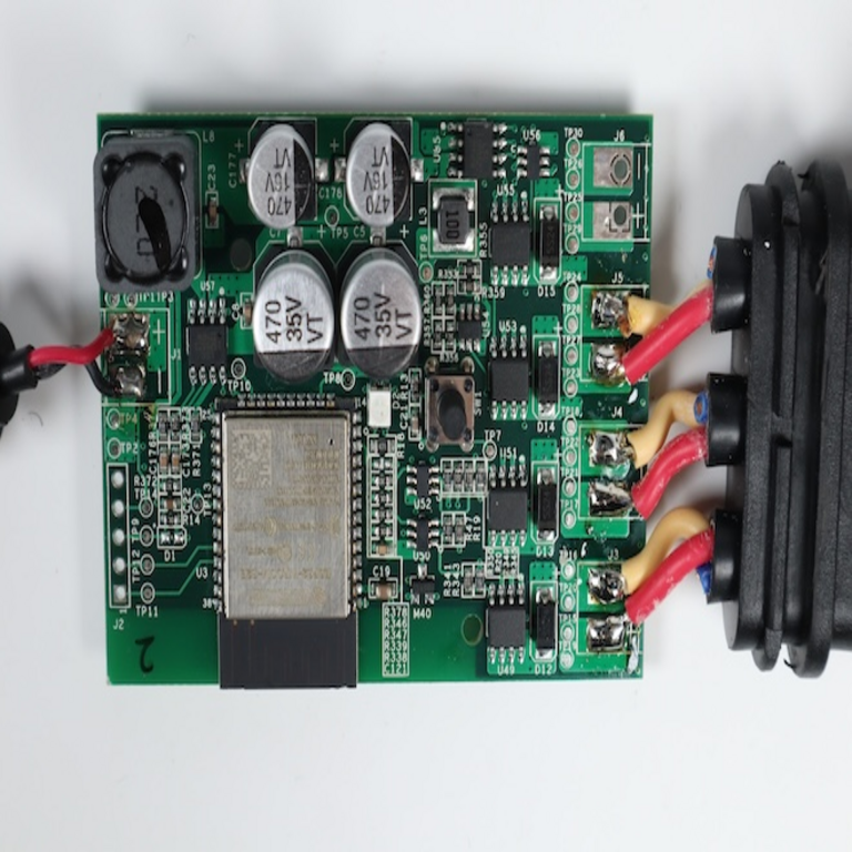 Uno, dos, tres: encendido del árbol festivo, ¡iluminación activada!