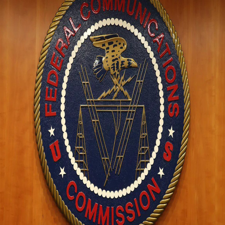 Fiscales estadounidenses impugnan a la FCC en relación con normativas estatales sobre inteligencia artificial.