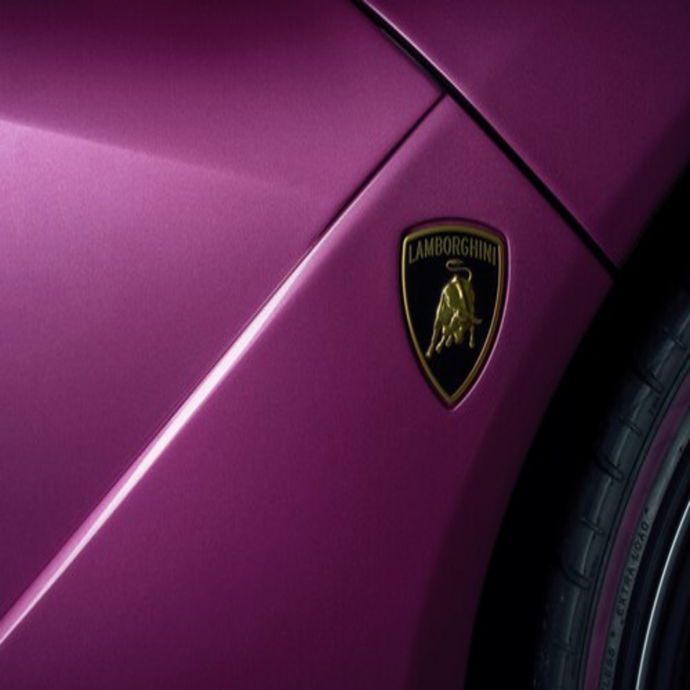 Un individuo adquirió el dominio Lambo.com con el propósito de exigir 75 millones de dólares a Lamborghini; el tribunal lo ha confiscado, pero sus complicaciones persisten.