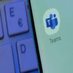 Microsoft Teams fortalece su seguridad: impide la carga de archivos peligrosos y identifica enlaces maliciosos en tiempo real.