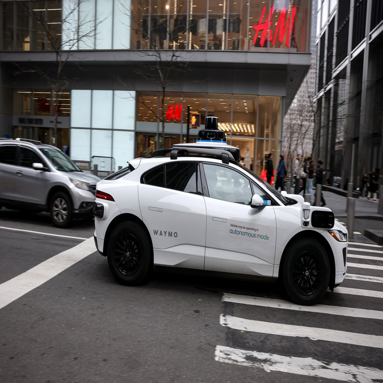 Waymo ha divulgado las causas del colapso de sus vehículos autónomos en San Francisco tras el gran apagón eléctrico.