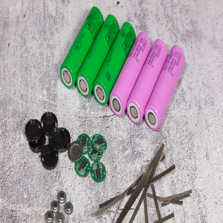 Fabricación casera de baterías Li-ion 18650 protegidas: integración de una placa de protección