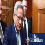 Nvidia afirma no ser comparable a Enron, pero sus acuerdos en inteligencia artificial están poniendo a prueba la confianza de los inversores.