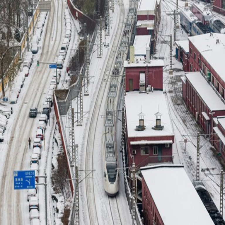 En Japón, la nieve se cuenta entre los pocos factores que logran demorar el Shinkansen. Para contrarrestarla, existe una solución tan sencilla como altamente efectiva.