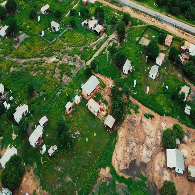 En Paraguay, el internet satelital impulsa el avance en la comunidad Sawhoyamaxa del Chaco.