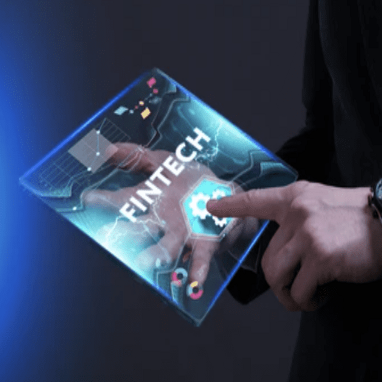 En México, la implementación de la inteligencia artificial exige la actualización del marco regulatorio para las fintech, según expertos. En México, la implementación de la inteligencia artificial exige la actualización del marco regulatorio para las fintech, según expertos.