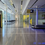 Tipos de información que se exponen en línea al navegar desde una red Wi-Fi pública sin el uso de una VPN.