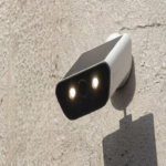 Reseña técnica de DPL | EZVIZ CB5 4K: sistema de vigilancia inteligente exterior con batería solar y resolución 4K