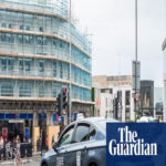 Uber reformula sus contratos con conductores para eludir el nuevo impuesto al taxi en el Reino Unido. Uber reformula sus contratos con conductores para eludir el nuevo impuesto al taxi en el Reino Unido.