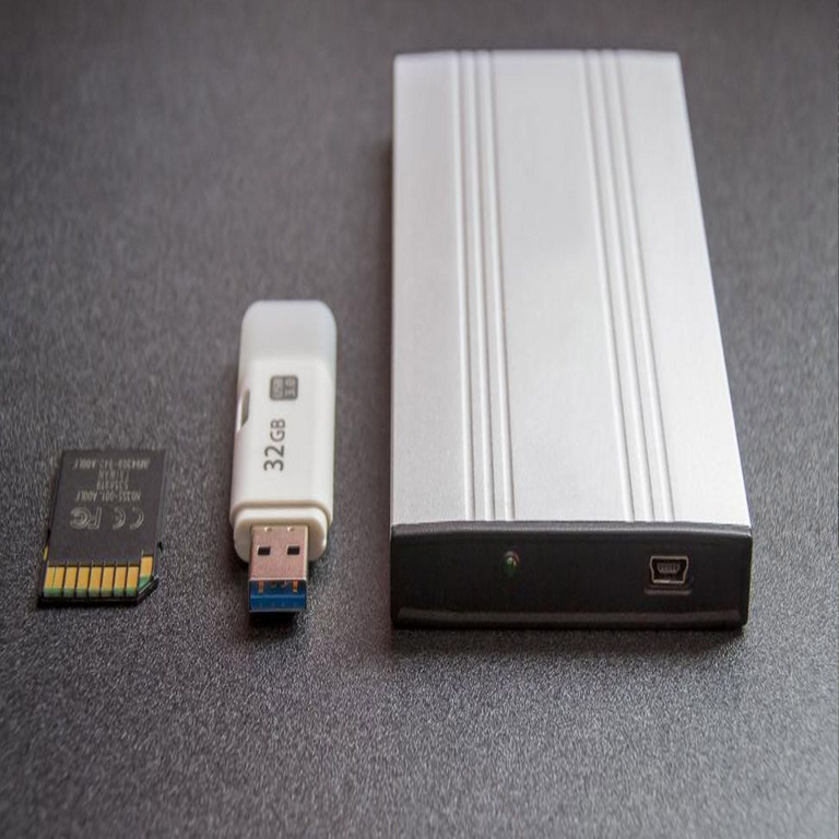 Razones por las que el almacenamiento en la nube no puede reemplazar al almacenamiento físico. Razones por las que el almacenamiento en la nube no puede reemplazar al almacenamiento físico.