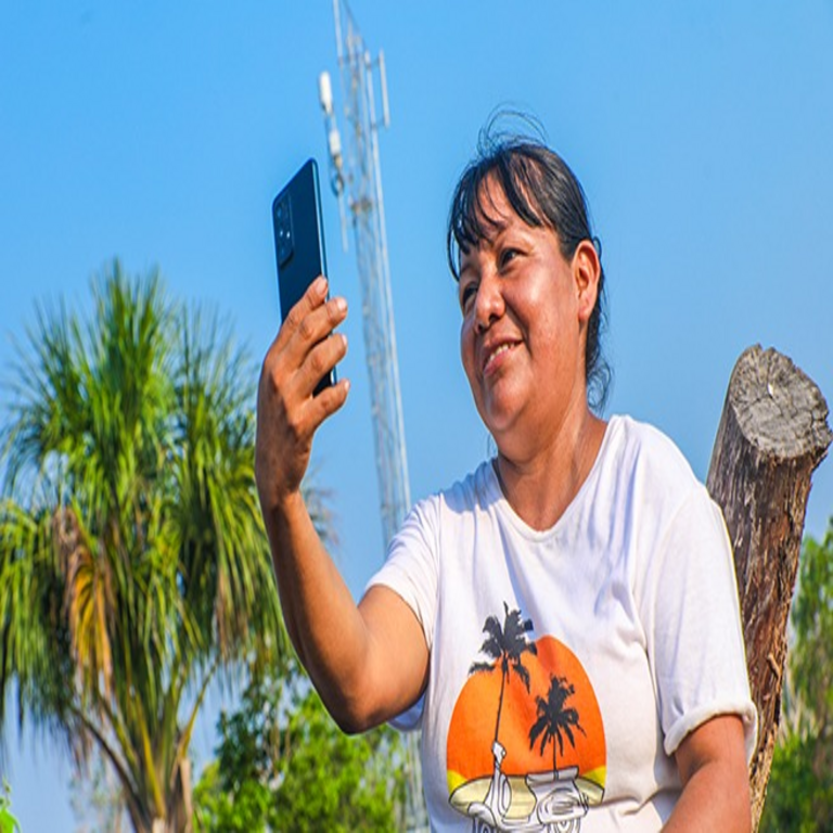 Gracias al canon por cobertura, 194.000 peruanos en áreas rurales accedieron a la red 4G.