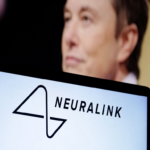 Elon Musk ha anunciado que Neuralink comenzará la producción a gran escala de implantes cerebrales en 2026.
