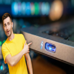 ¿Qué representa el símbolo de rayo en ciertos puertos de su PC: aparenta ser un USB-C, pero no lo es, ya que se trata de una tecnología considerablemente superior?