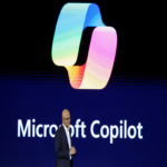 Satya Nadella, director ejecutivo de Microsoft, considera que se debe abandonar el lenguaje vulgar al referirse a la inteligencia artificial y priorizar su desarrollo.