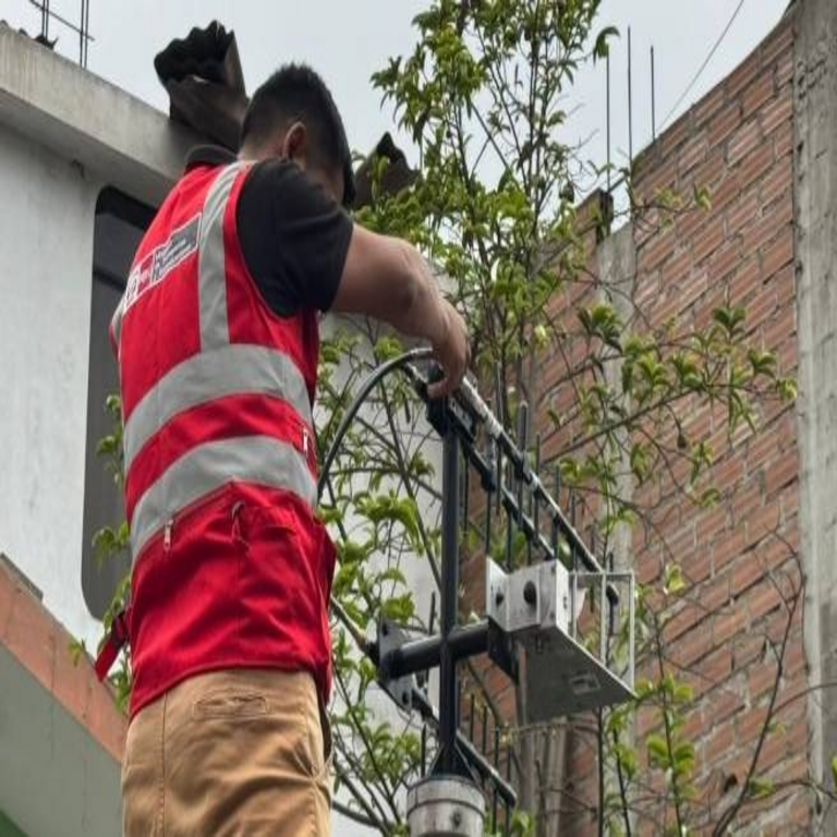 En Perú, el MTC refuerza las competencias de la PNP y el INPE para identificar antenas WiFi ilegales en las cercanías de establecimientos penitenciarios.
