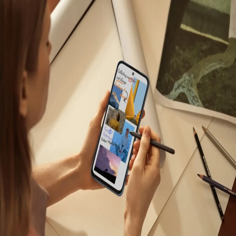 TCL presenta en CES su innovadora tecnología para televisores, junto con un nuevo teléfono móvil y tableta.