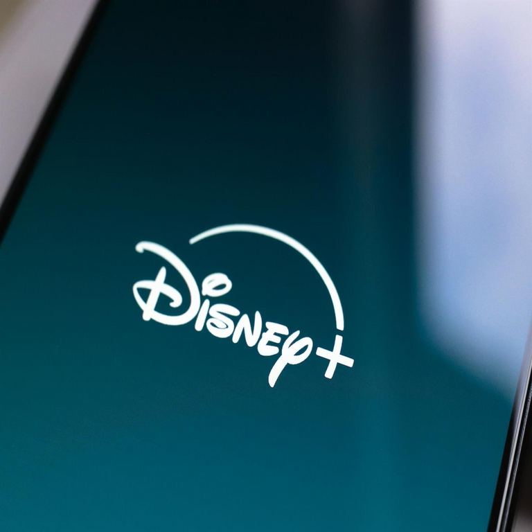 Disney+ adoptará un formato similar al de Instagram y TikTok al incorporar videos verticales directamente en su aplicación.