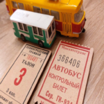 Billetes de autobús afortunados: La magia de los números dirigida a escolares soviéticos.