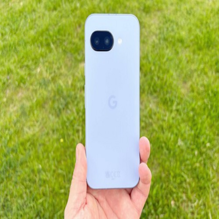Google reduce significativamente el precio del Pixel 9a e incluye auriculares como regalo: el paquete completo por menos de 460 euros.