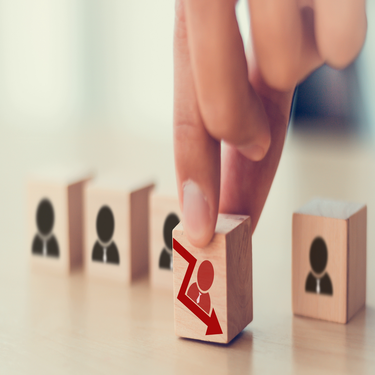 Los despidos en el sector tecnológico global superan los 244.000 en 2025.