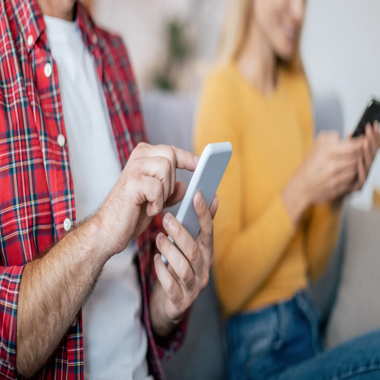 WhatsApp introduce el Modo Padres: de esta forma podrás monitorear y restringir las conversaciones de tus hijos.