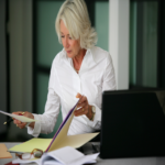 Lo que los abogados de lesiones examinan en tus registros médicos (y que tú no percibes)