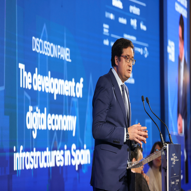 El Gobierno incorporará a Madrid en una propuesta conjunta junto a Cataluña para la gigafactoría europea de inteligencia artificial.