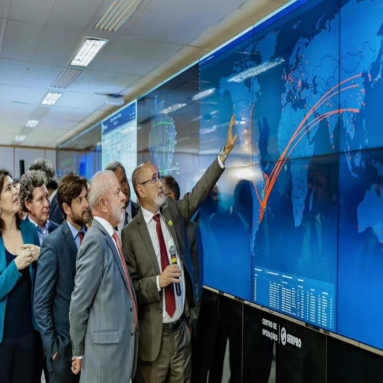 Lula presenta una plataforma digital para la reforma tributaria.