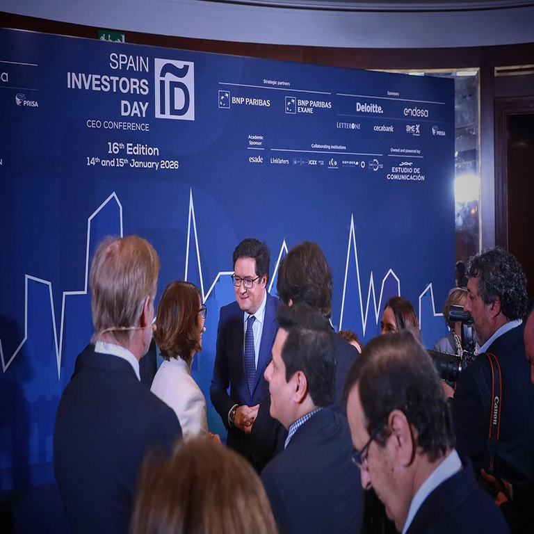 El Gobierno de España incorpora a Madrid en la candidatura para la implantación de gigafactorías de inteligencia artificial en la Unión Europea.