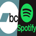 Spotify se ha visto obligado a suprimir 75 millones de composiciones generadas mediante inteligencia artificial, en tanto que Bandcamp ha optado por prevenir esta situación.