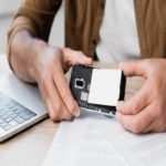 Google ha patentado baterías resistentes a impactos, agua y de fácil sustitución.