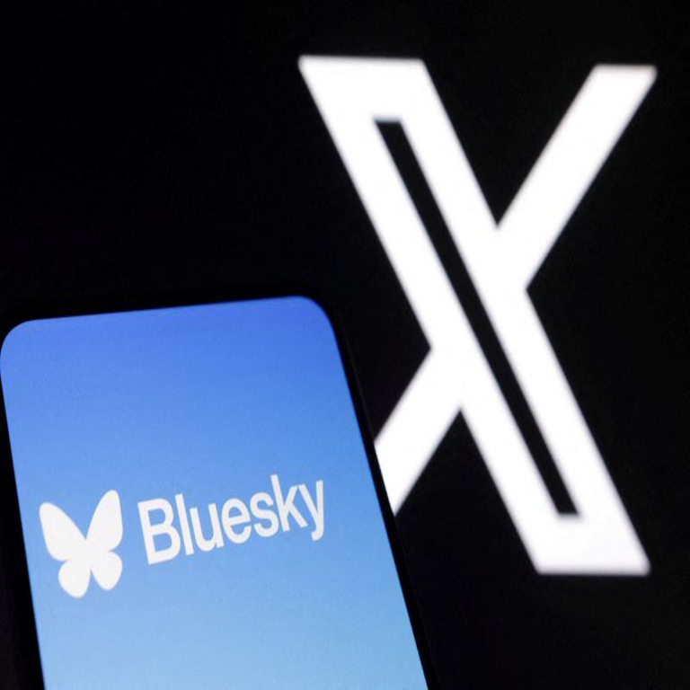 Bluesky, rival de X, incrementa su base de usuarios en un 50% adicional tras el escándalo relacionado con la IA Grok de Elon Musk.
