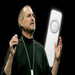 Steve Jobs introdujo un modelo de iPod en el que el usuario no seleccionaba el contenido auditivo, sino que dependía de la reproducción aleatoria para obtener una opción satisfactoria, y aun así, millones de personas lo adquirieron.