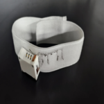 Desarrollaron un dispositivo portátil que habilita la comunicación verbal en tiempo real para personas con trastornos del habla.