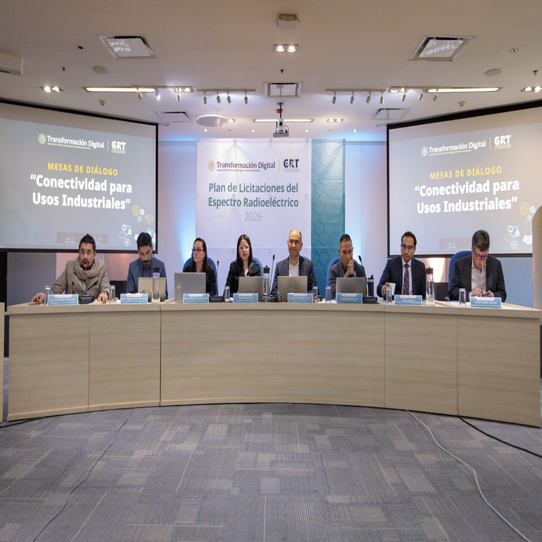 El CRT sostiene diálogos con partes interesadas en la próxima licitación de espectro para la conectividad industrial.