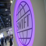 SWIFT tokeniza activos financieros para el sector bancario global.