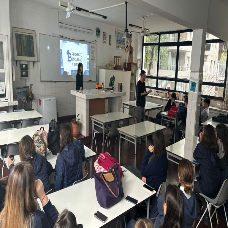 Bitcoin ingresa en las escuelas de Argentina por quinto año consecutivo.